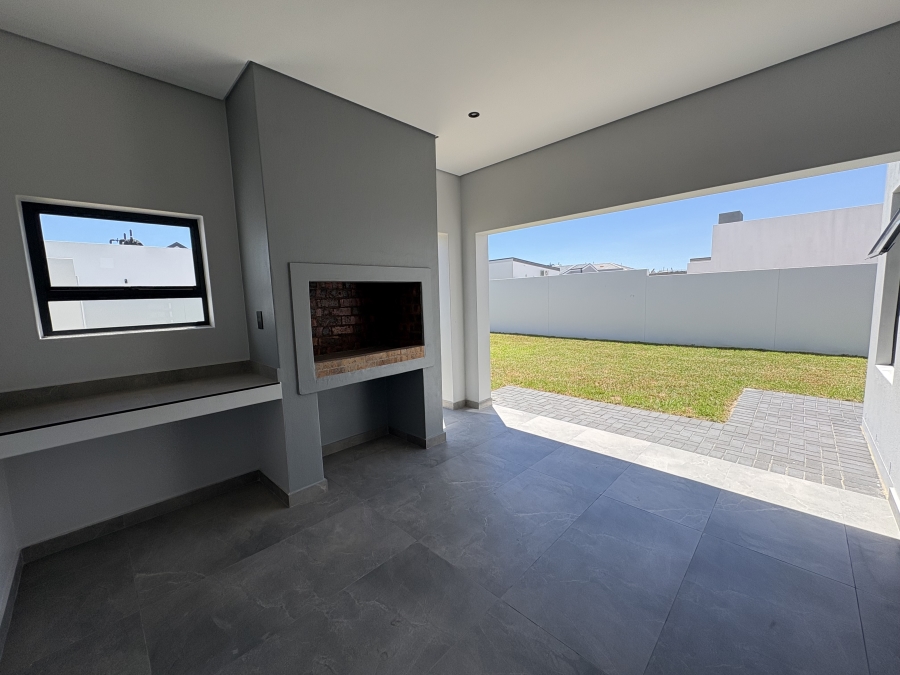 4 Bedroom Property for Sale in Sandown Western Cape